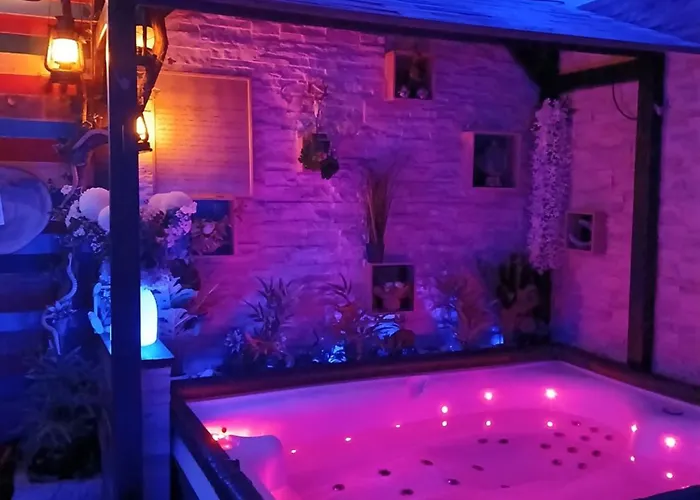 L\'Histoire De L\'Ouest , Jacuzzi Appartement