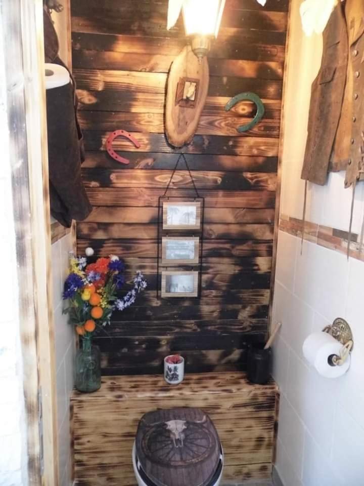 Holiday home L'histoire De L'ouest , Jacuzzi Dole