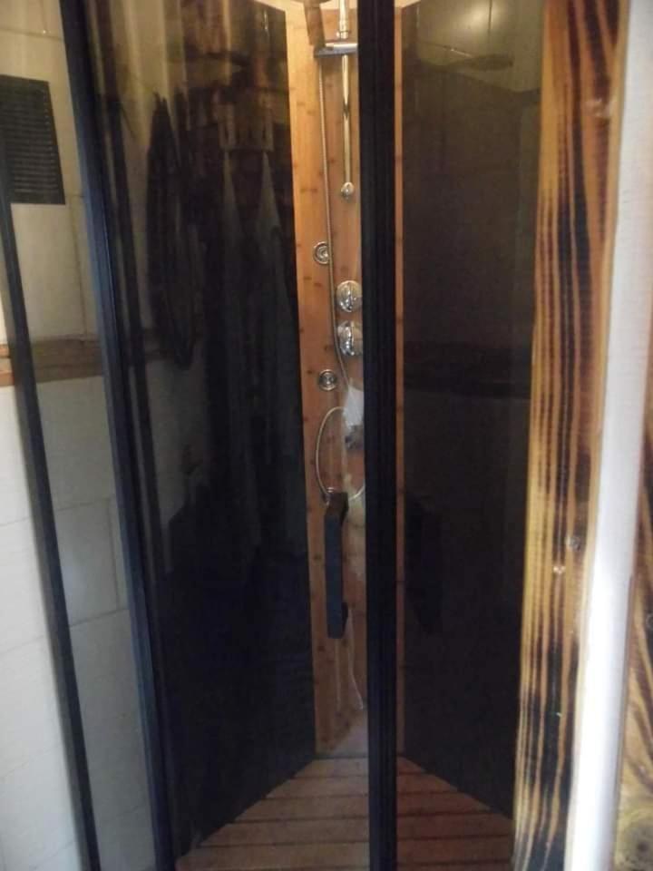 L'histoire De L'ouest , Jacuzzi Holiday home